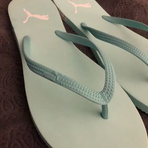 Brand New Puma Flip Flop sandals size 8.5
